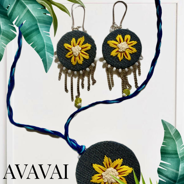 Orecchini con ricamo a mano 🌼 Blue Denim