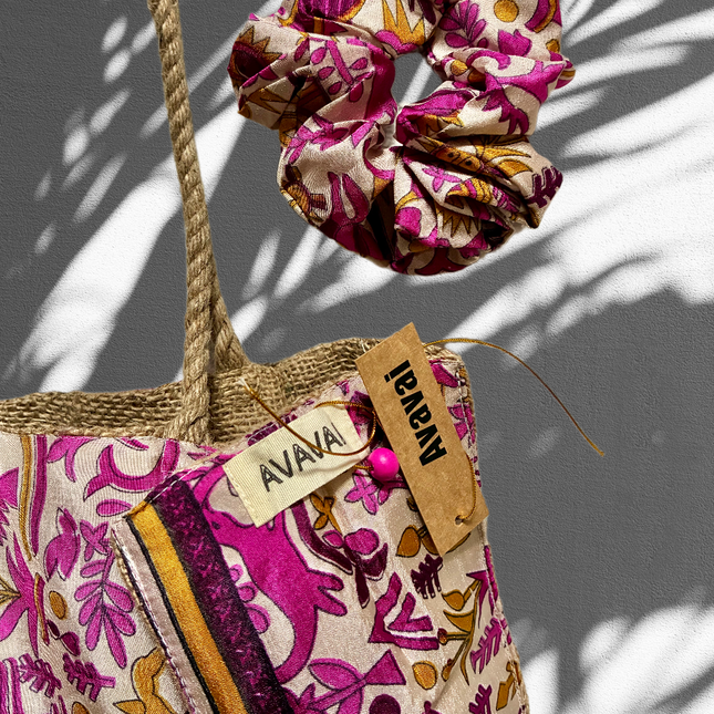 The Silky Tote Bag + scrunchie ☀️ Iris