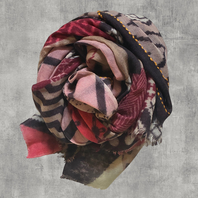 Sciarpa 100% Lana ricamata a mano ❄️ Pink Patch