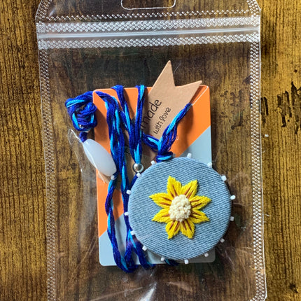 Light Blue Denim 🌻 Collana Ricamata a Mano 🌻