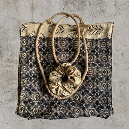 The Silky Shopper Bag + Scrunchie  ★ Papirus