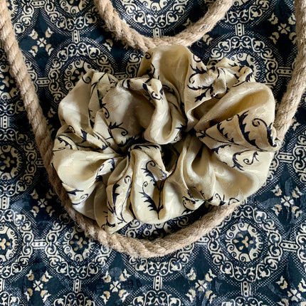 The Silky Shopper Bag + Scrunchie  ★ Papirus
