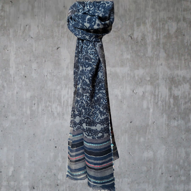 Sciarpa 100% Lana Ricamata a mano ❄️ Notredame