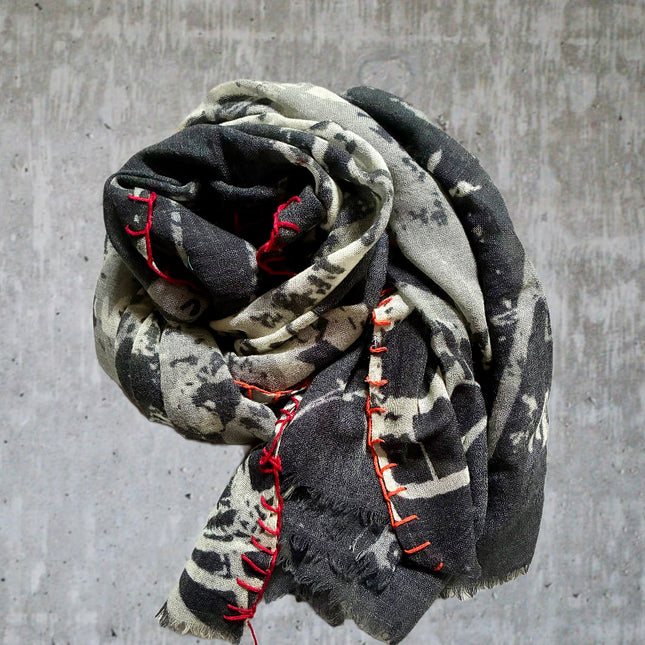 Sciarpa 100% Lana ricamata a mano ❄️ Bram