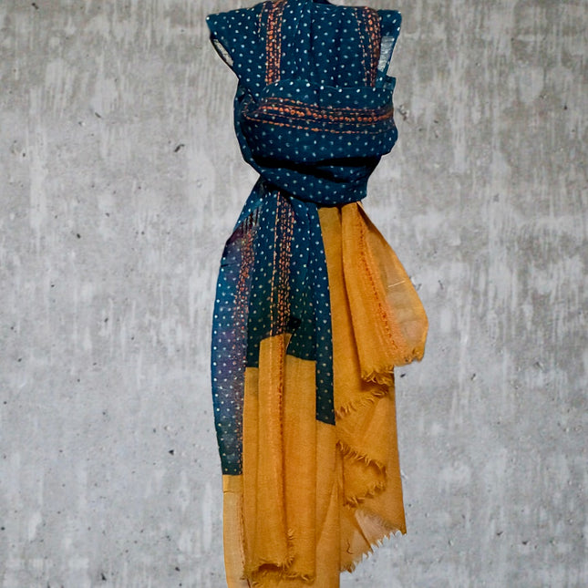 Sciarpa Ricamata a mano 100% Lana ❄️ Orleans