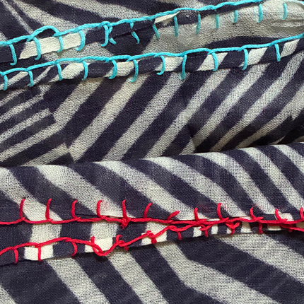 Sciarpa ricamata a mano 100% Lana ❄️ Shelley