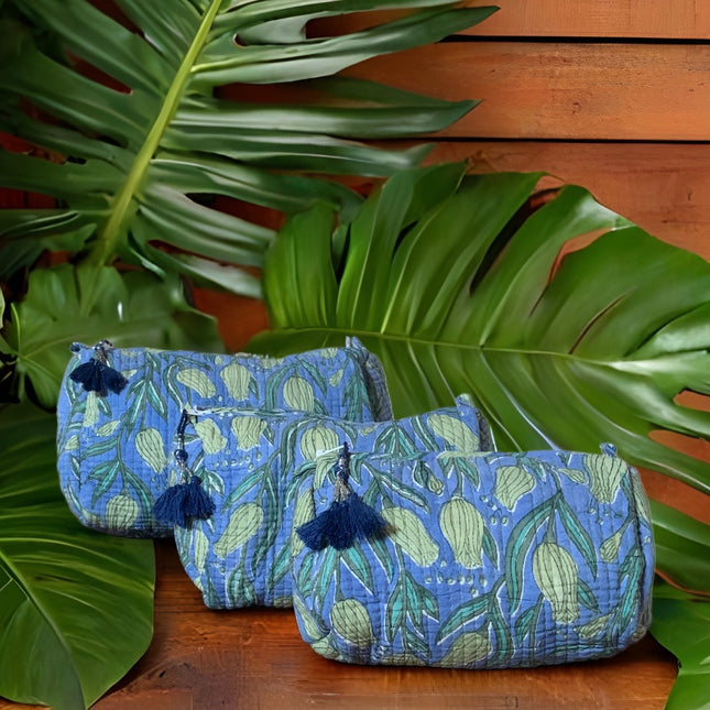 Roary Pouches 🐾 Poinsettia