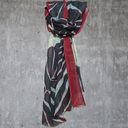 Sciarpa ricamata a mano 100% Lana ❄️ Palma