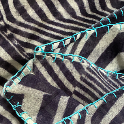 Sciarpa ricamata a mano 100% Lana ❄️ Shelley