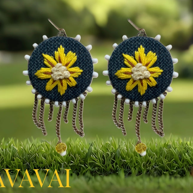 Blue Denim & Sunflowers 🌻 Orecchini Pendenti ricamati a mano