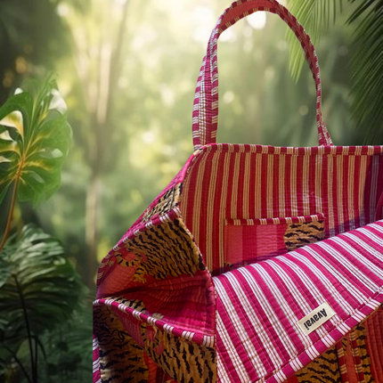 Tigers & Stripes Tote Bag 🐾 Fucsia