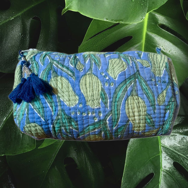 Roary Pouches 🐾 Poinsettia