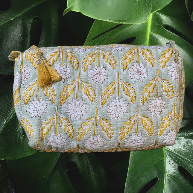 Roary Pouches 🐾 Jane Eyre