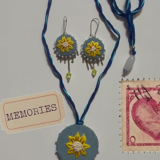 Orecchini con ricamo a mano 🌼 Denim